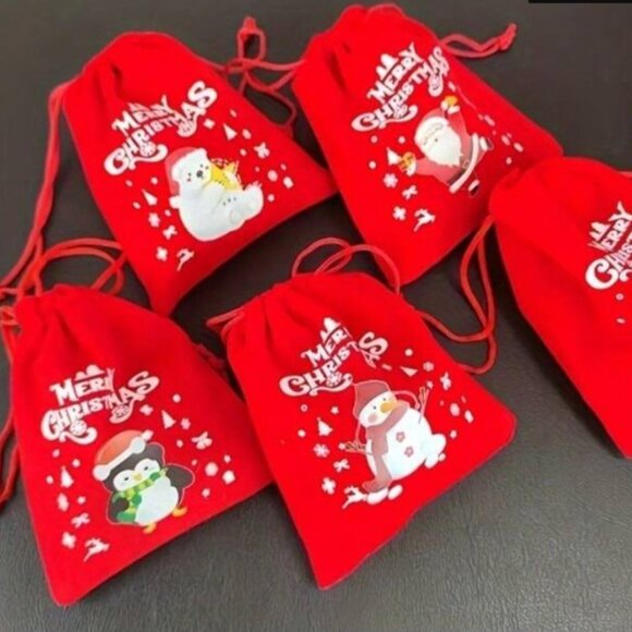 4 Random Christmas Red Velvet Gift Bags Drawstring Holiday Candy Bag Jewelry - Picture 8 of 9